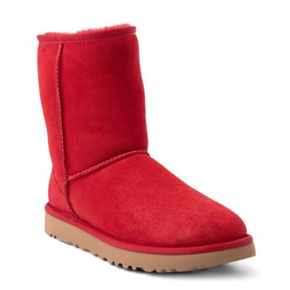 Ugg classic short women's size 9 RED